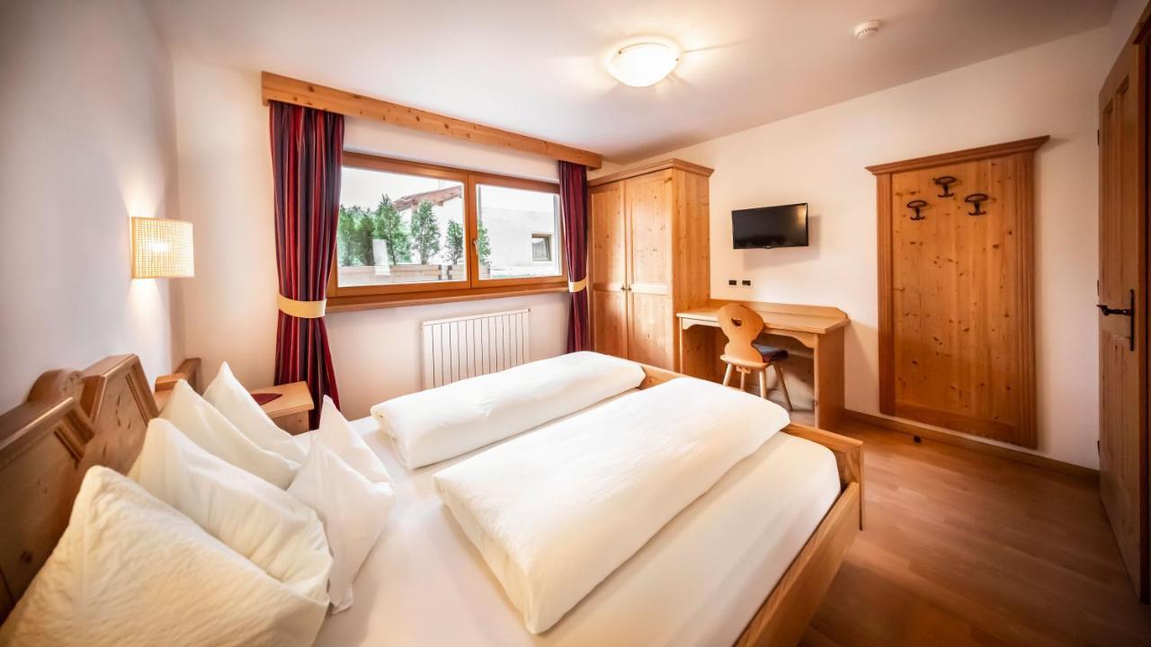 Apartments Chalet Maria บาเดีย ภายนอก รูปภาพ
