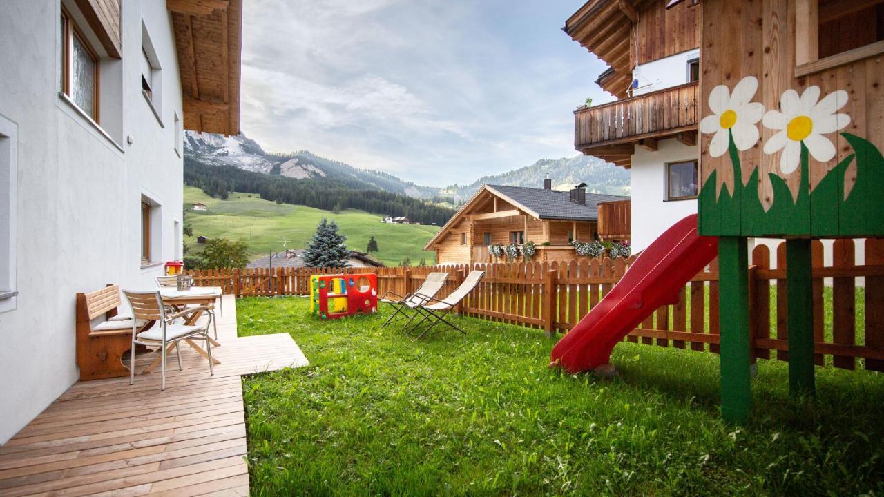 Apartments Chalet Maria บาเดีย ภายนอก รูปภาพ