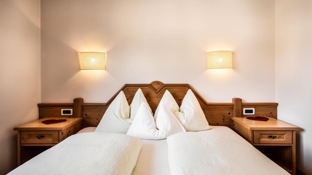 Apartments Chalet Maria บาเดีย ภายนอก รูปภาพ