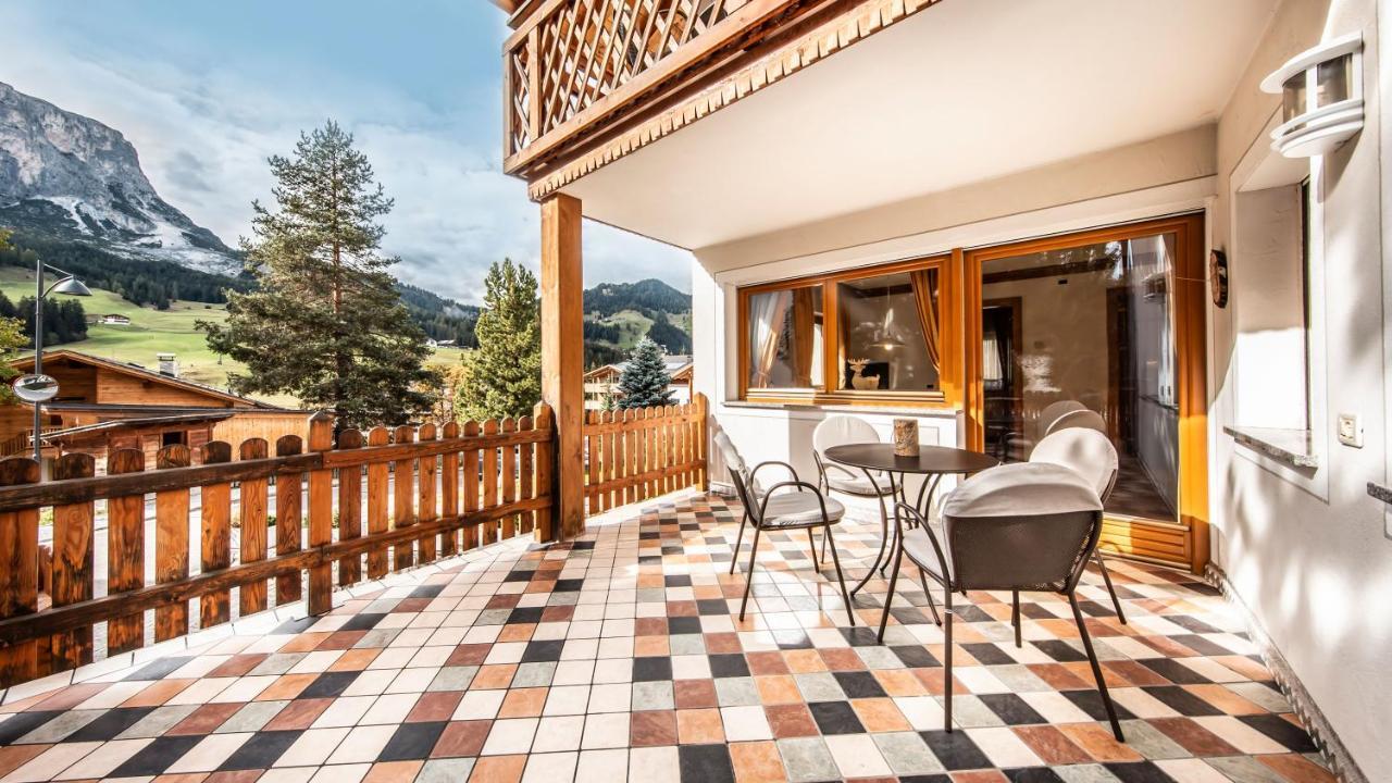 Apartments Chalet Maria บาเดีย ภายนอก รูปภาพ