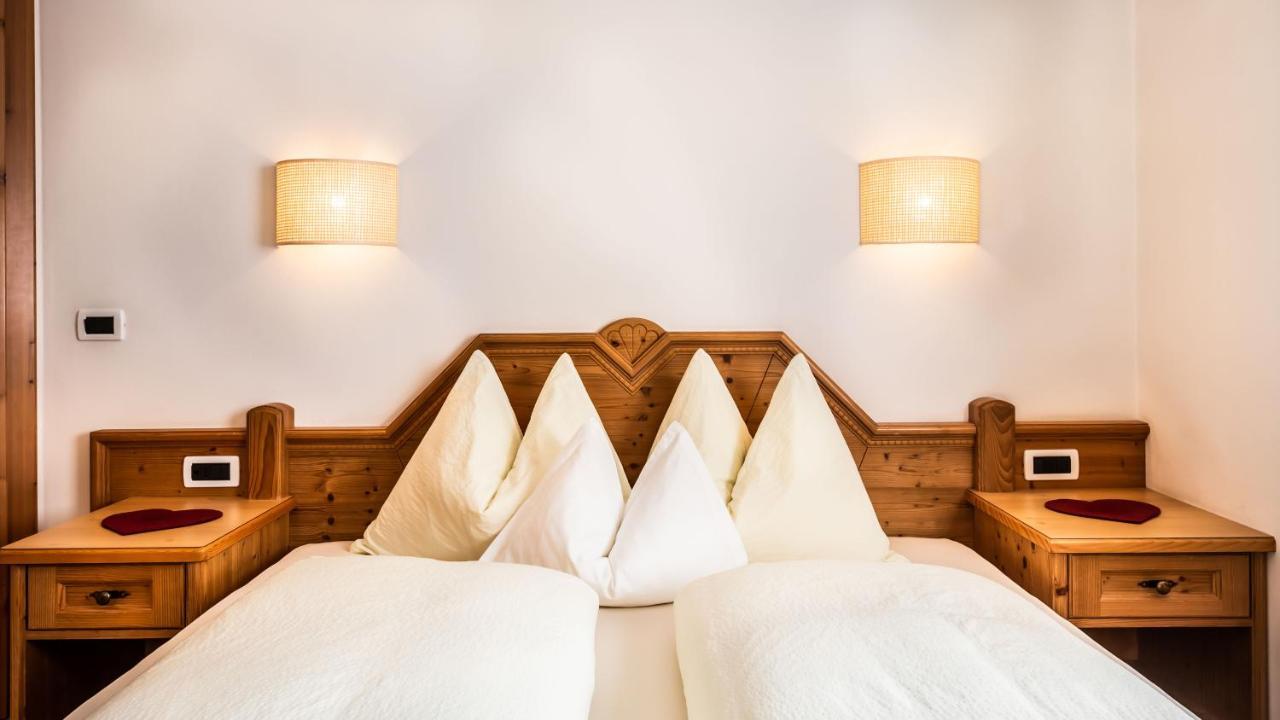 Apartments Chalet Maria บาเดีย ภายนอก รูปภาพ