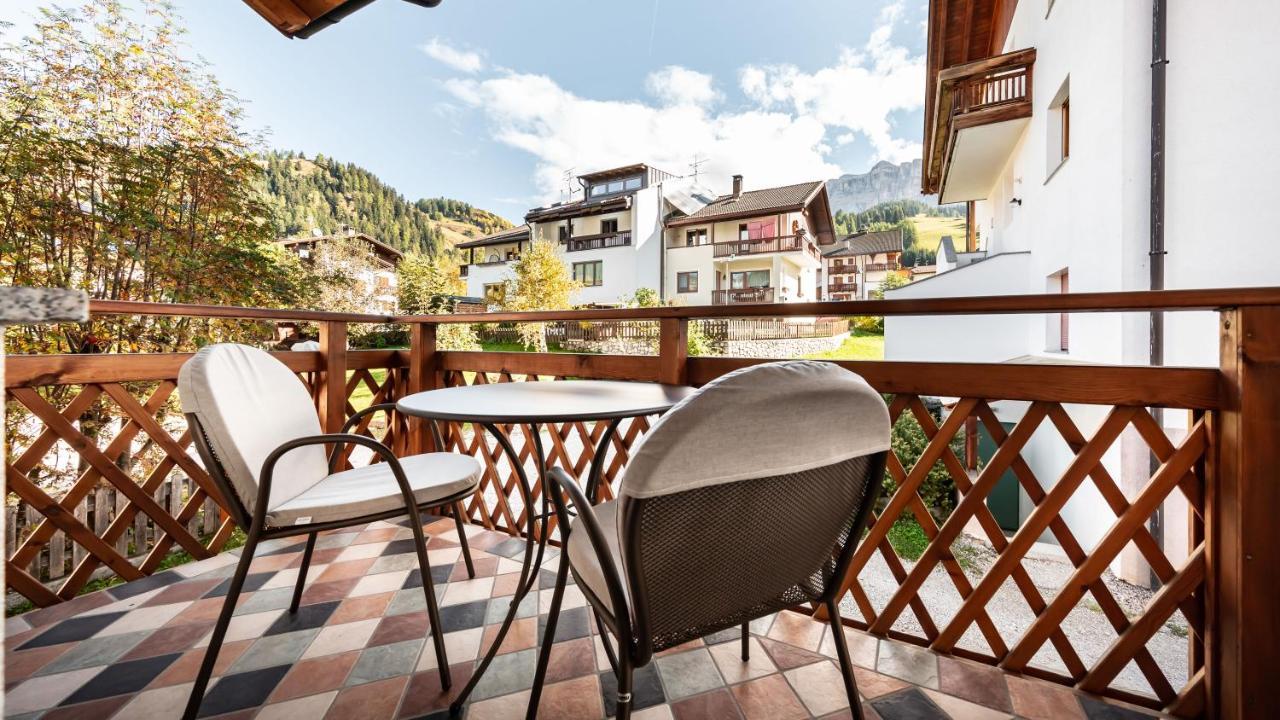 Apartments Chalet Maria บาเดีย ภายนอก รูปภาพ