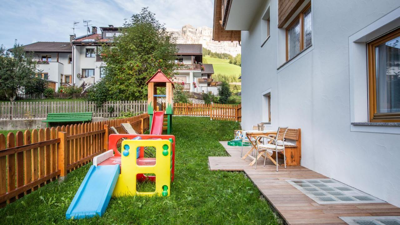 Apartments Chalet Maria บาเดีย ภายนอก รูปภาพ