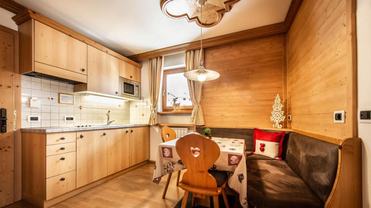 Apartments Chalet Maria บาเดีย ภายนอก รูปภาพ