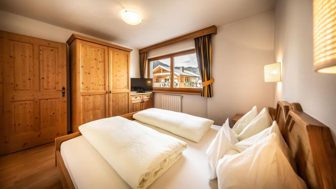 Apartments Chalet Maria บาเดีย ภายนอก รูปภาพ
