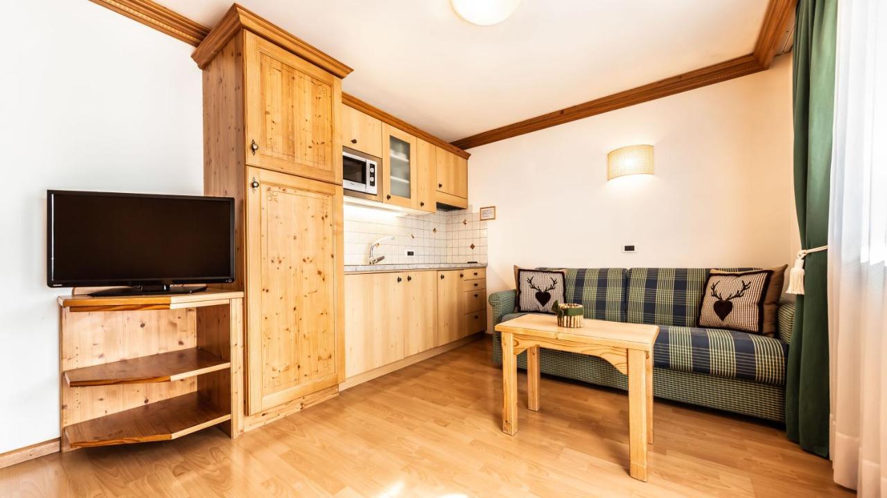 Apartments Chalet Maria บาเดีย ภายนอก รูปภาพ