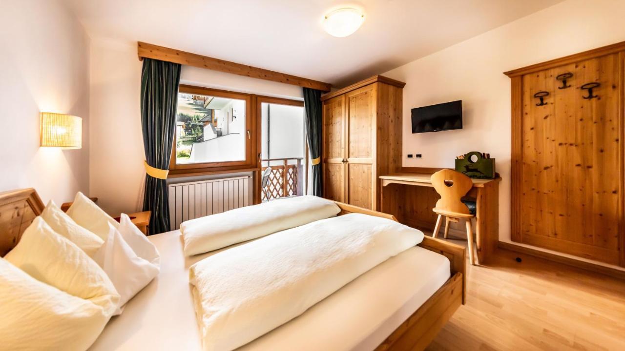 Apartments Chalet Maria บาเดีย ภายนอก รูปภาพ